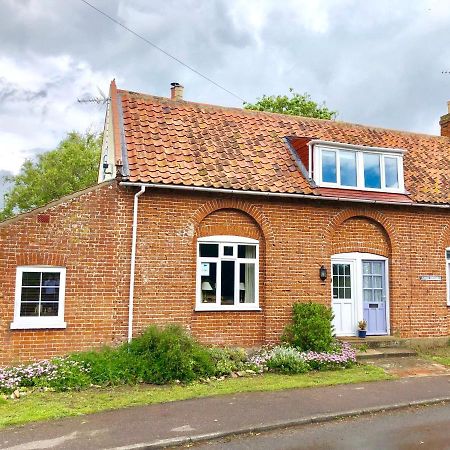 1 Tunns Cottages, Rushmere, Nr Beccles Exterior photo